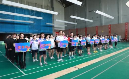 辽宁（营口）沿海产业基地举办第二届“决战杯”职工羽毛球比赛